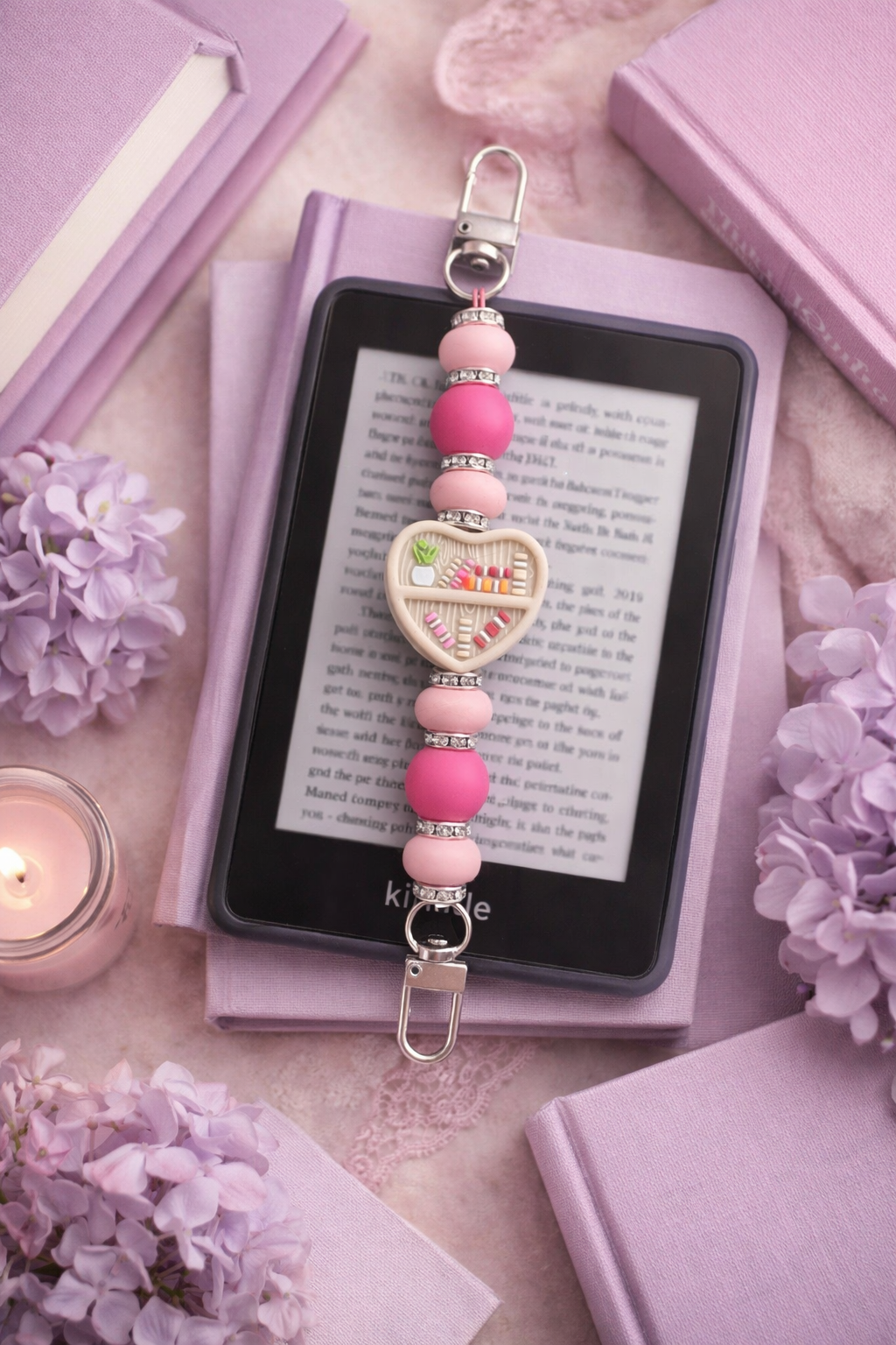 Kindle Straps - Heart bookshelf